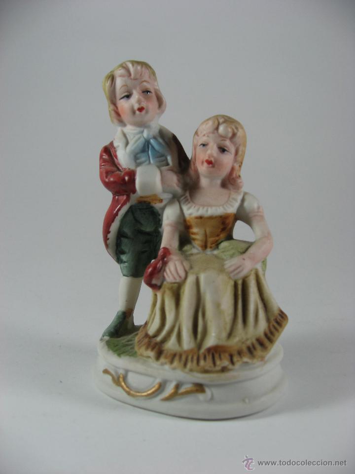 Vintage: HORRIBLE FIGURA BISCUIT A&Ntilde;OS 70, DAMA Y CABALLERO, 12 CM DE ALTO.