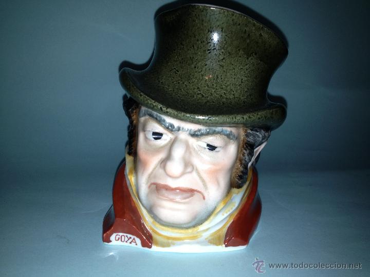 Vintage: busto de goya de porcelana. interior es una jarra. rareza.