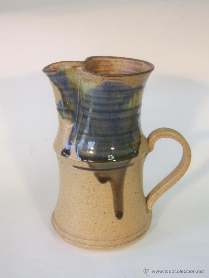 Vintage: jarra en ceramica con sello en base