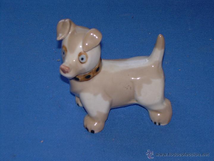 Vintage: PORCELANA ESPA&Ntilde;OLA - A&Ntilde;OS 80 - PERRITO PERRO DE PORCELANA SELLADO EN LA BASE - 9X8 CM