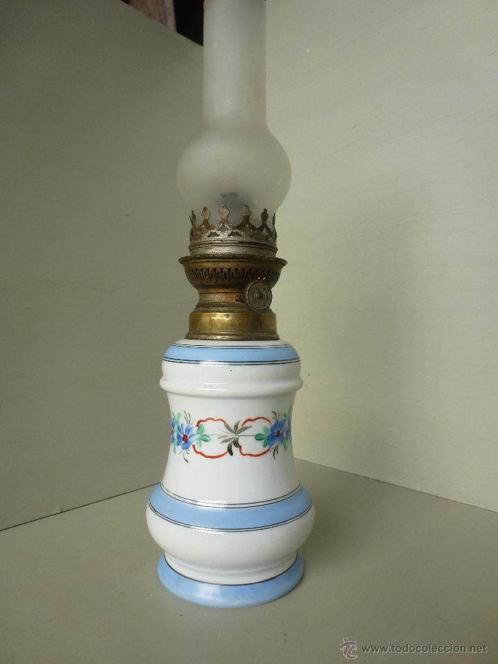 Vintage: Quinqu&eacute; de aceite, en porcelana metal y cristal.