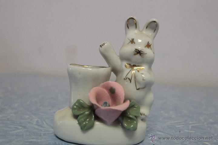 Vintage: Peque&ntilde;a figura, conejo, de porcelana Kernman, Gandia. Vintage.