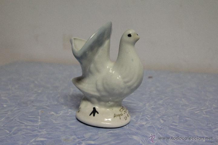 Vintage: Figurilla de porcelana, recuerdo. Porcelana blanca. Vintage.