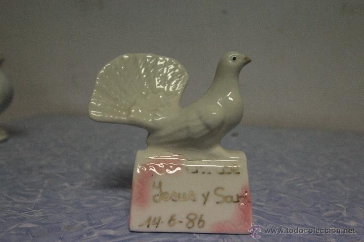 Vintage: Figurilla de porcelana, recuerdo. Porcelana blanca. Vintage.