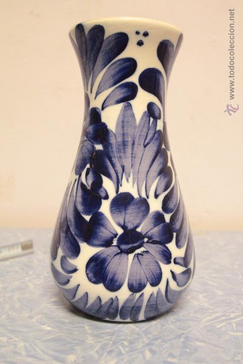 Vintage: JARR&Oacute;N, FLORERO, DE CER&Aacute;MICA AZUL Y BLANCA