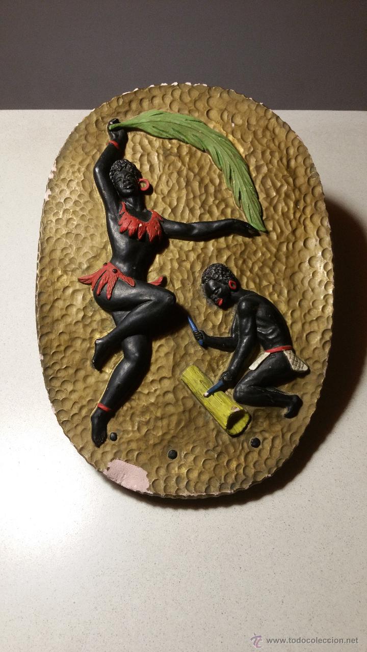 Vintage: Divertido cuadro relieve cer&aacute;mico vintage de motivos &eacute;tnicos. a&ntilde;os 50-60