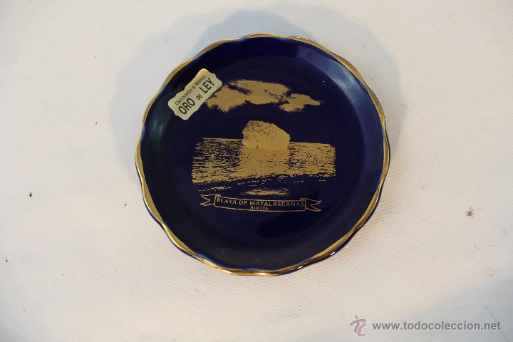 Vintage: PLATO PEQUE&Ntilde;O EN PORCELENA AZUL COBALTO Y ORO DE LEY (PLAYA MATALASCA&Ntilde;AS)