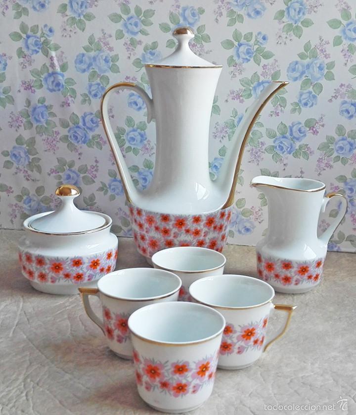 Vintage: Juego vintage Caf&eacute; T&eacute; porcelana blanca y dorada con flores