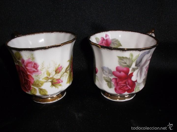 Vintage: PAR DE TAZAS DE CAF&Eacute; O TE EN PORCELANA QUEEN'S CHINA TEMA ROSAS