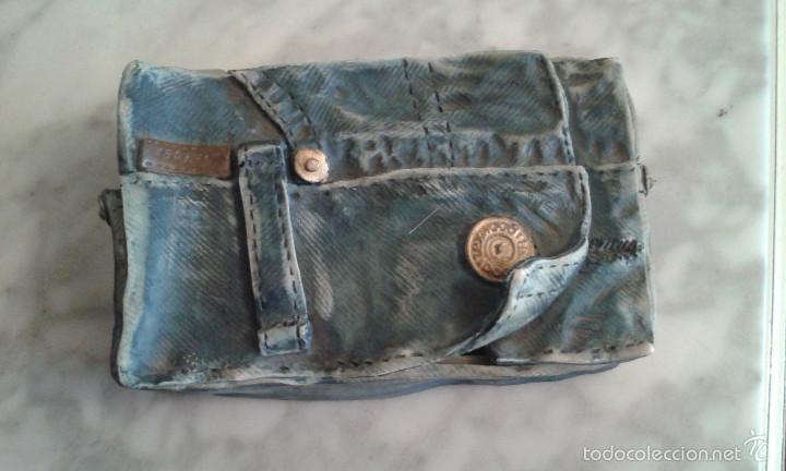 Vintage: CAJA DE CER&Aacute;MICA IMITACI&Oacute;N ROPA VAQUERA