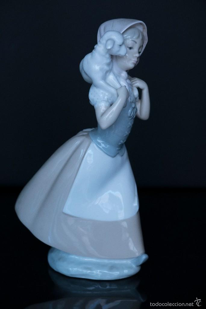 Vintage: Figura pastorcita de porcelana tipo Lladr&oacute;