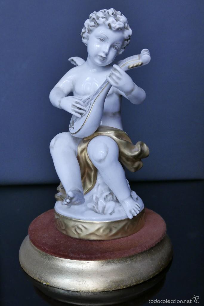 Vintage: PRECIOSO &Aacute;NGEL M&Uacute;SICO EN PORCELANA VIDRIADA CON DORADOS SOBRE PEANA
