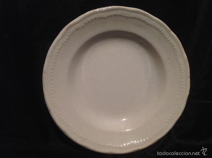 Vintage: Plato hondo Manises Espa&ntilde;a 22 cm