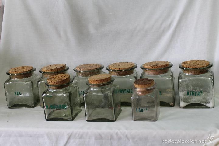 Vintage: 9 tarros de cristal con tapadera de corcho