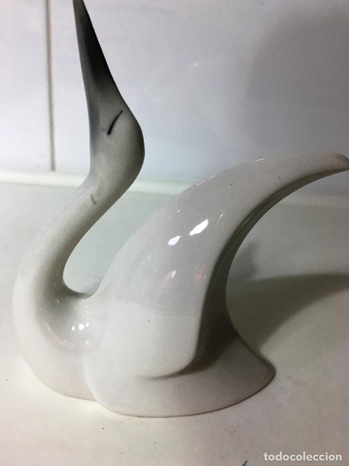 Vintage: CISNE DE CERAMICA DE MANISES A&Ntilde;OS 70-80