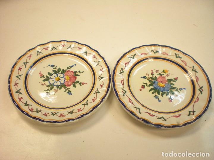 Vintage: pareja de peque&ntilde;os platos para colgar en cer&aacute;mica, marcado: OSet, di&aacute;metro 11cm
