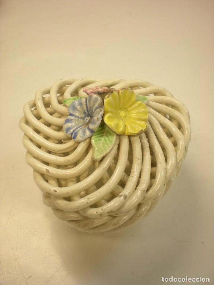 Vintage: caja con forma de coraz&oacute;n en cer&aacute;mica con tapa, 14x15x10cm