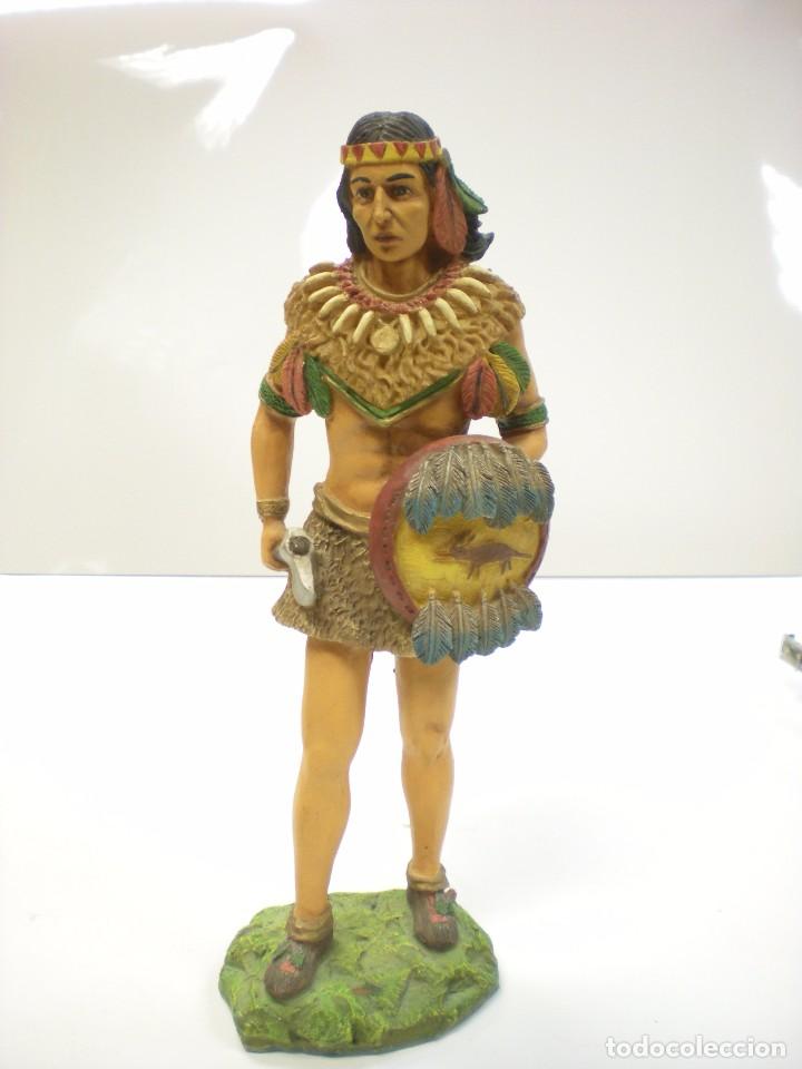 Vintage: indio realizado en resina de gran realismo, pintado a mano. altura 31cm
