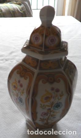 Vintage: Peque&ntilde;o Tibor en porcelana