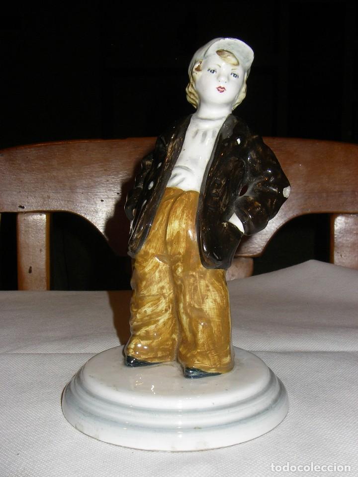 Vintage: Porcelana ni&ntilde;o golfo 19 cm.