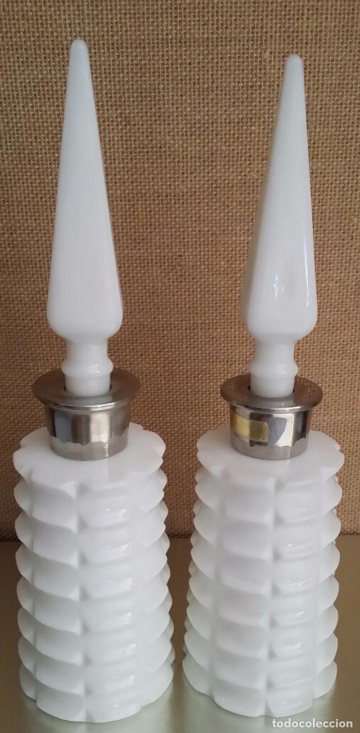 Vintage: PERFUMEROS DE CRISTAL OPALINA JUEGO DE TOCADOR - Foto 2