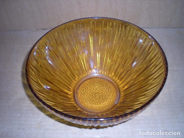 Vintage: fuente en vidrio marr&oacute;n  di&aacute;metro 22cm altura 10cm