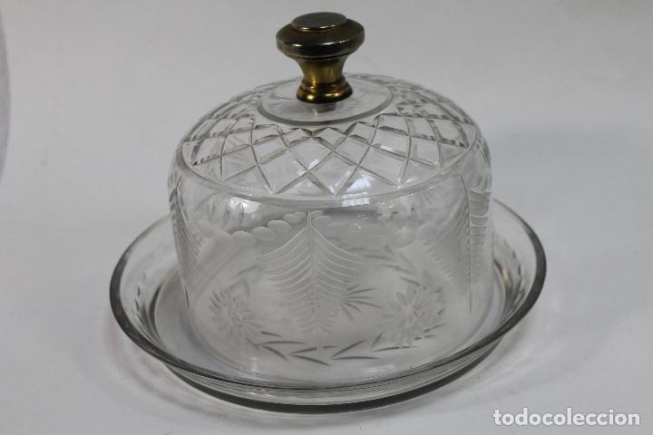 Vintage: quesera en cristal tallado