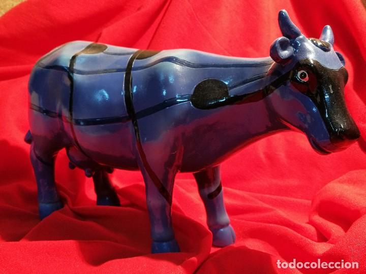 Vintage: VACA DE CER&Aacute;MICA COW PARADE 26x15CM- DESCATALOGADA!!! A FALTA DE CUERNO.