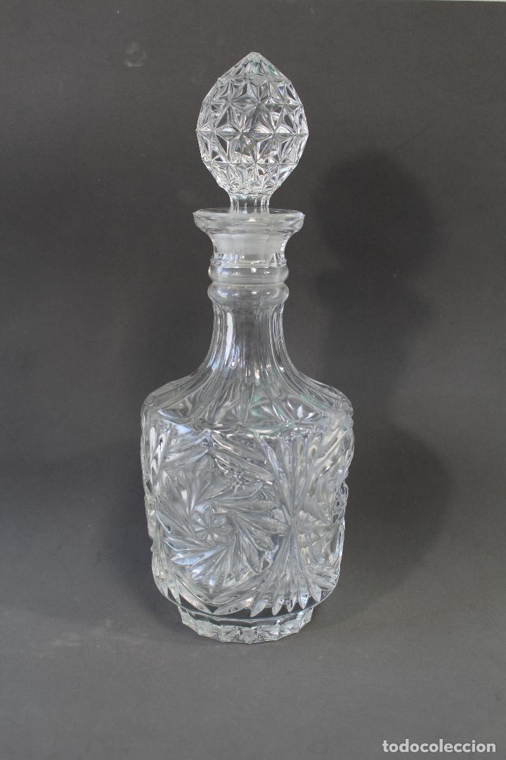 Vintage: botella en cristal tallado