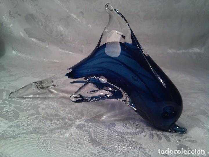 Vintage: FIGURA DE DELF&Iacute;N EN CRISTAL DE MTARFA GLASSBLOWERS. MALTA. CIRCA 1980. FIRMADO Y ETIQUETADO.