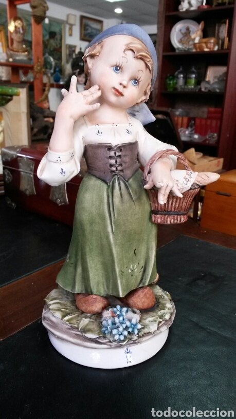 Vintage: Ni&ntilde;a en porcelana capo di monte.