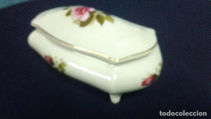 Vintage: CAJA YOYERO PORCELANA FLORES