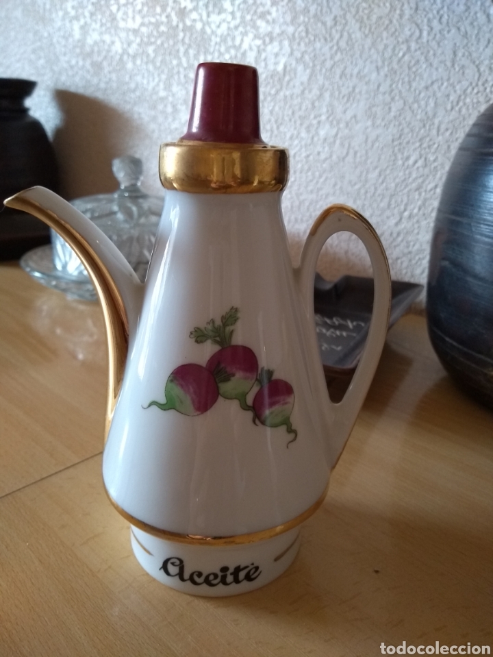 Vintage: **BONITA ACEITERA DE PORCELANA (A&Ntilde;OS 70)**