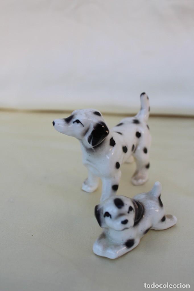 Vintage: PAREJA DE PERROS DALMATA EN MINIATURA PORCELANA