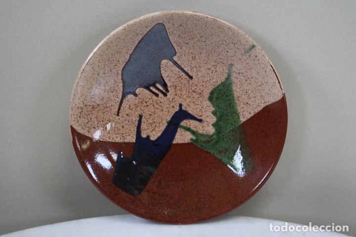 Vintage: PLATO CER&Aacute;MICO PARA COLGAR. 27 CMS. DE DI&Aacute;METRO. 5 CMS. DE ALTURA.