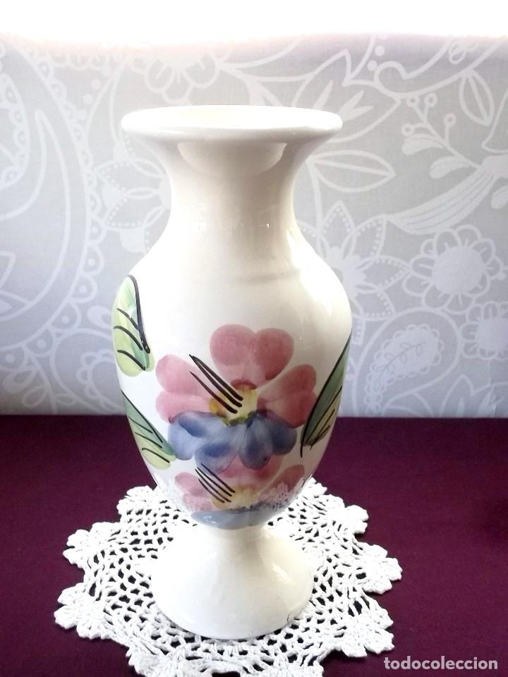 Jarron De Ceramica Con Flores Pintadas Vintage Buy Vintage Vases And Flower Vases At Todocoleccion 113840387