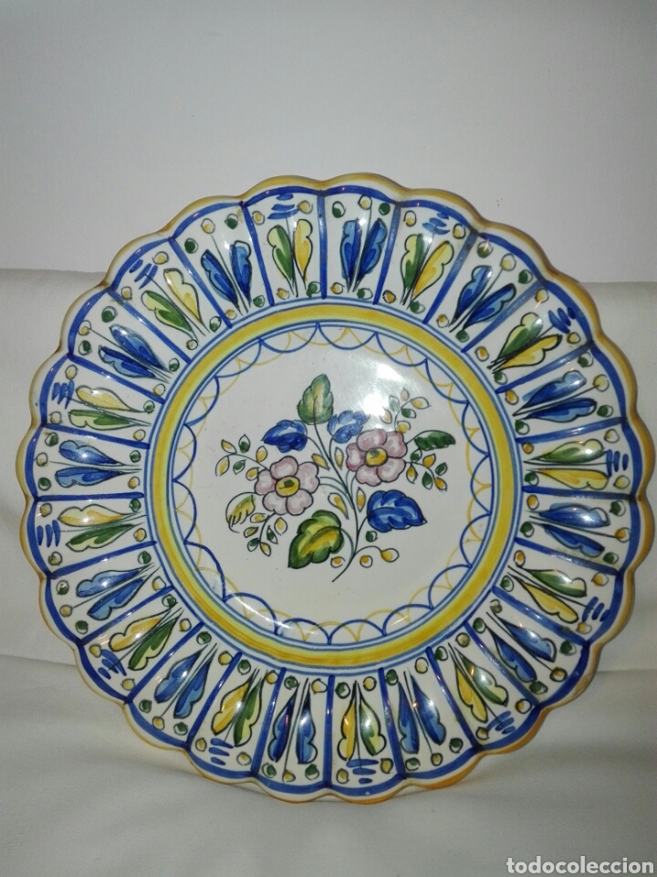 Vintage: PLATO DE TALAVERA. FIRMA S MORA. 1974. MIDE 24cm DI&Aacute;METRO.