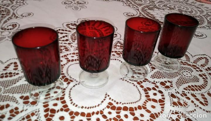 Vintage: 4 copas originales años 60 rojas rubí vintage diámetro 5 cm altura 9,2 cm IMPECABLE ESTADO - Foto 2 - 117446679