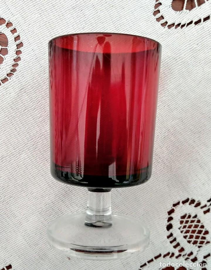 Vintage: 4 copas originales años 60 rojas rubí vintage diámetro 5 cm altura 9,2 cm IMPECABLE ESTADO - Foto 3 - 117446743