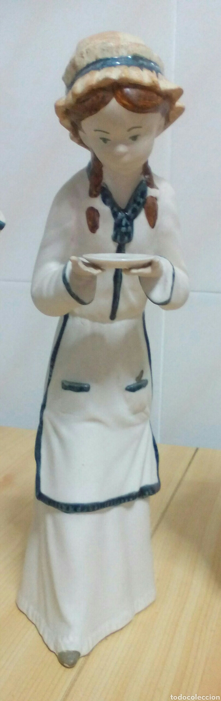 Vintage: FIGURA MUJER CON PLATO. MARCA REX. VALENCIA.