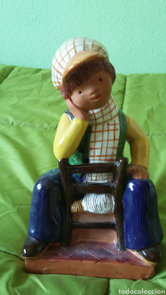 Vintage: Figura cer&aacute;mica ni&ntilde;o JULLAR