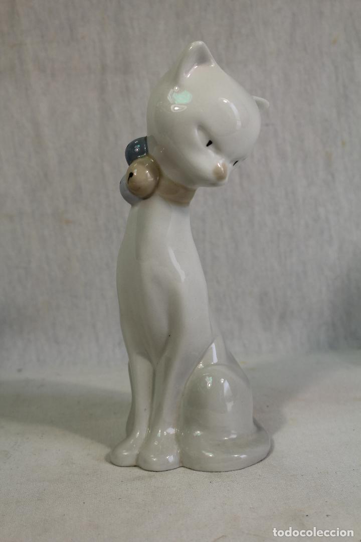 Vintage: gato en porcelana