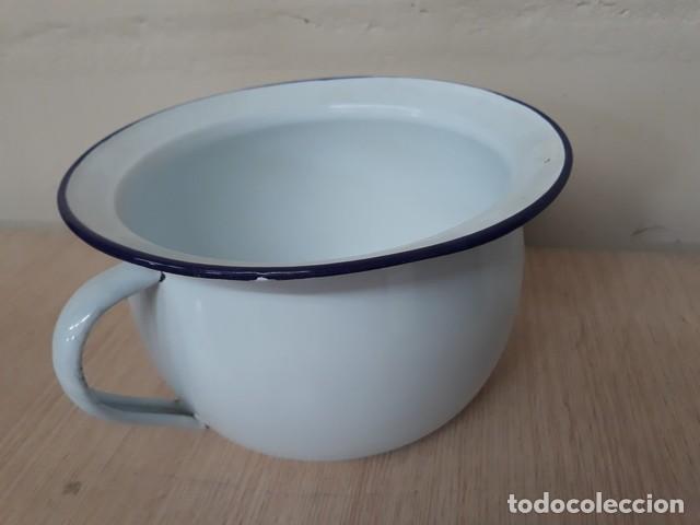 Vintage: ORINAL DE METAL ESMALTADO