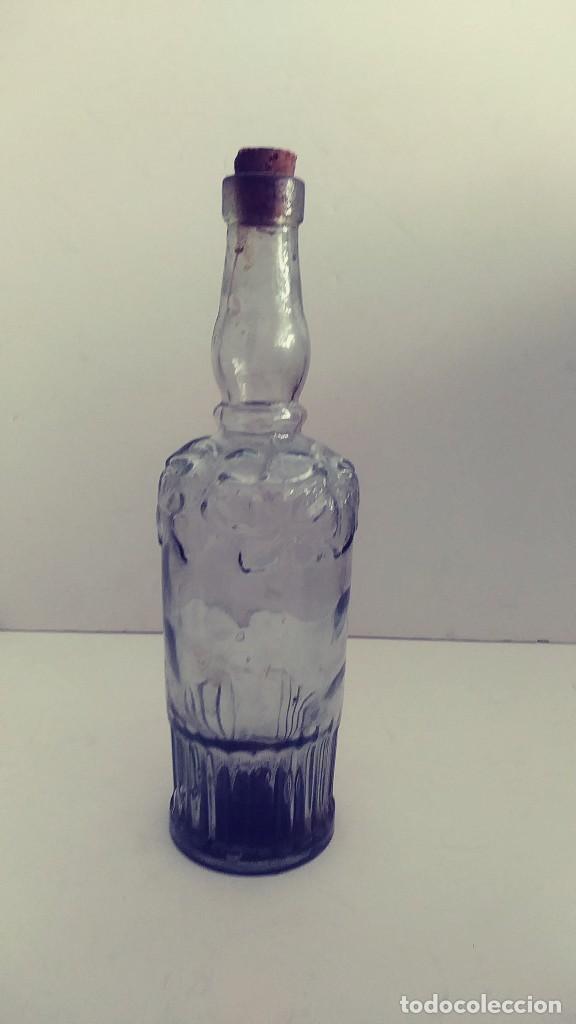 Vintage: botella de vidrio decorado - Foto 1