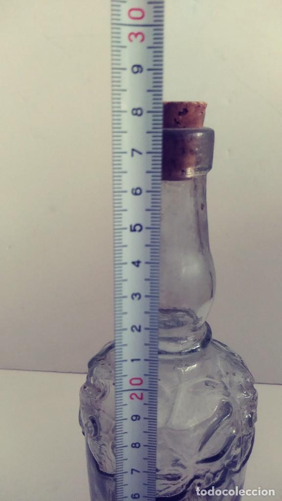 Vintage: botella de vidrio decorado - Foto 4