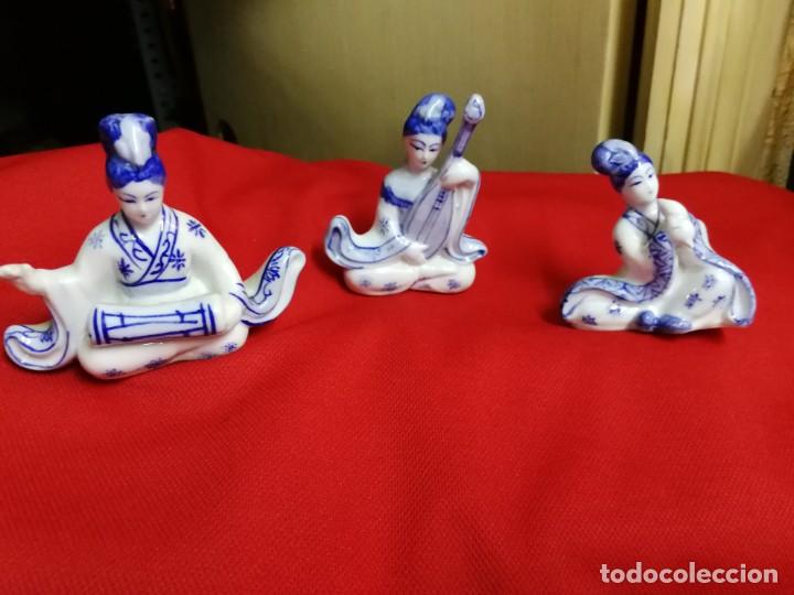 Vintage: GEISAS CON INSTRUMENTOS EN FINA PORCELANA CHINA A&Ntilde;OS 70