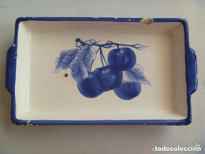 Vintage: PEQUE&Ntilde;A BANDEJA O PLATO , DE CARAMICA CON DECORACION FLORAL EN AZUL