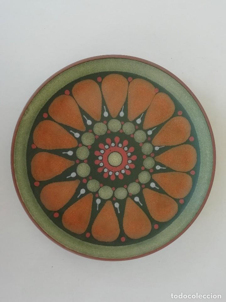Vintage: PLATO DE PORTA CELI PINTADO A MANO, por M&ordf; Carmen, a&ntilde;os 70/80