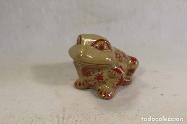 Vintage: rana en ceramica