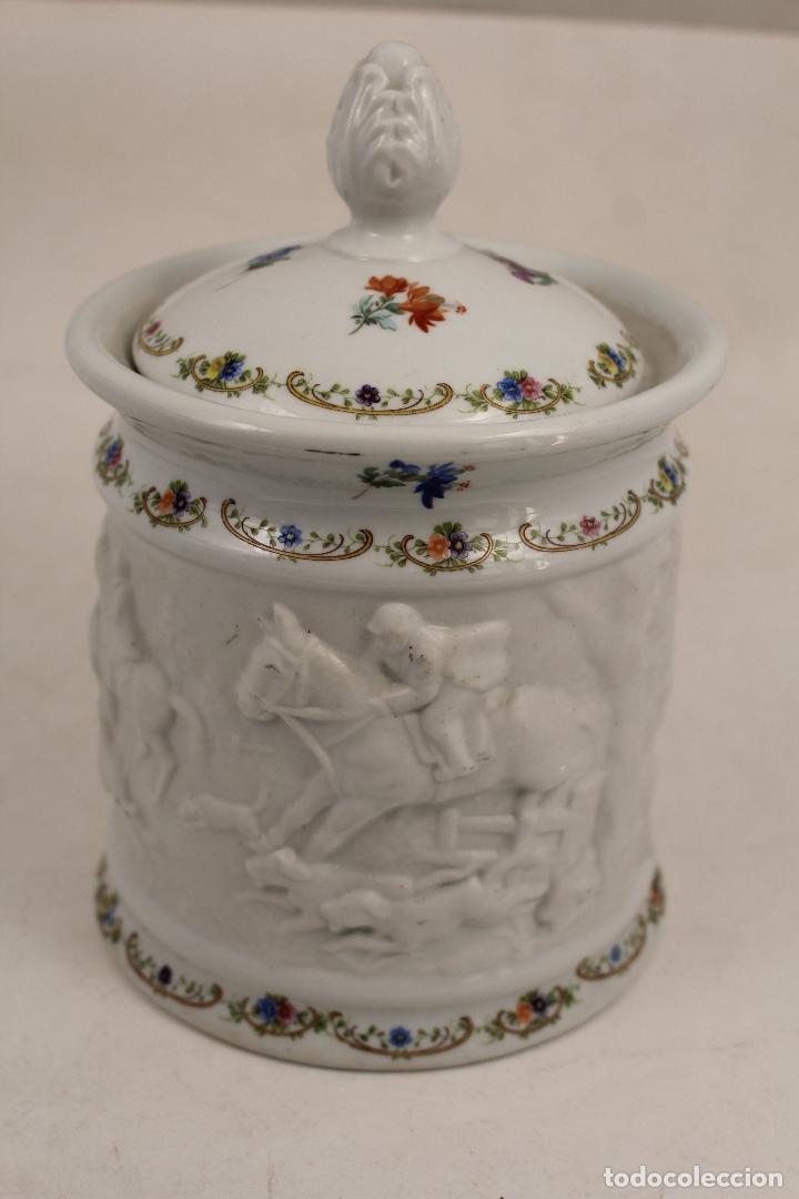 Vintage: tarro en porcelana biscuit - Foto 1